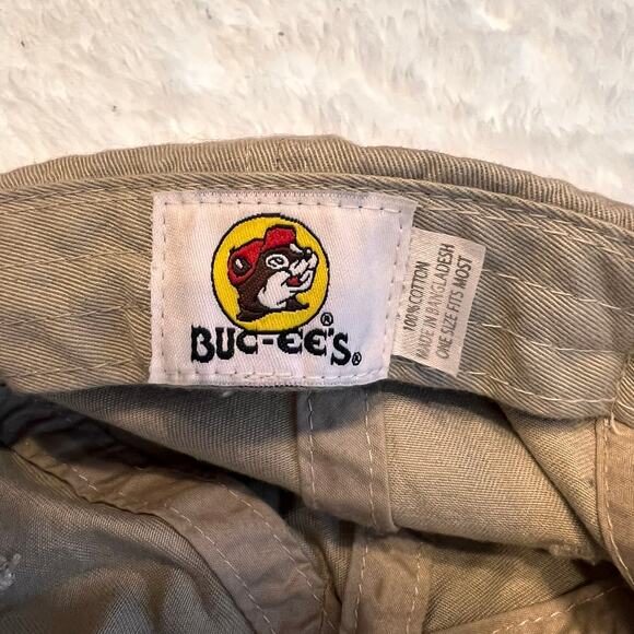Buc-ee's Ball Cap Hat Embroidered Beaver Logo OS 100% Cotton Beige Adjustable - Picture 3 of 4